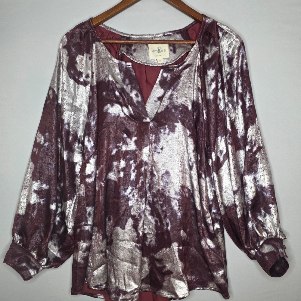 Umgee Blouse Women M Burgundy Silver Metallic abstract Boho bubble sleeve NWT